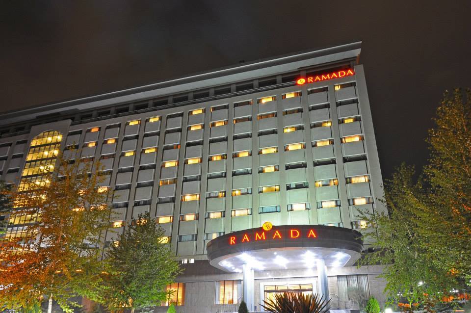 ホテル ラマダ バイ ウィンダム タシケント タシュケント エクステリア 写真