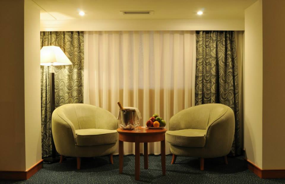 ホテル ラマダ バイ ウィンダム タシケント タシュケント 部屋 写真